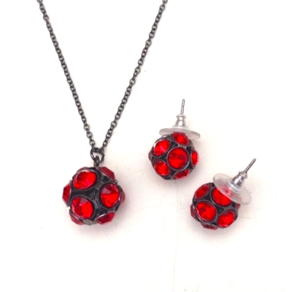 RED CRYSTAL DISCO BALL PENDANT NECKLACE & MATCHING POST EARRINGS SET - Picture 3 of 9